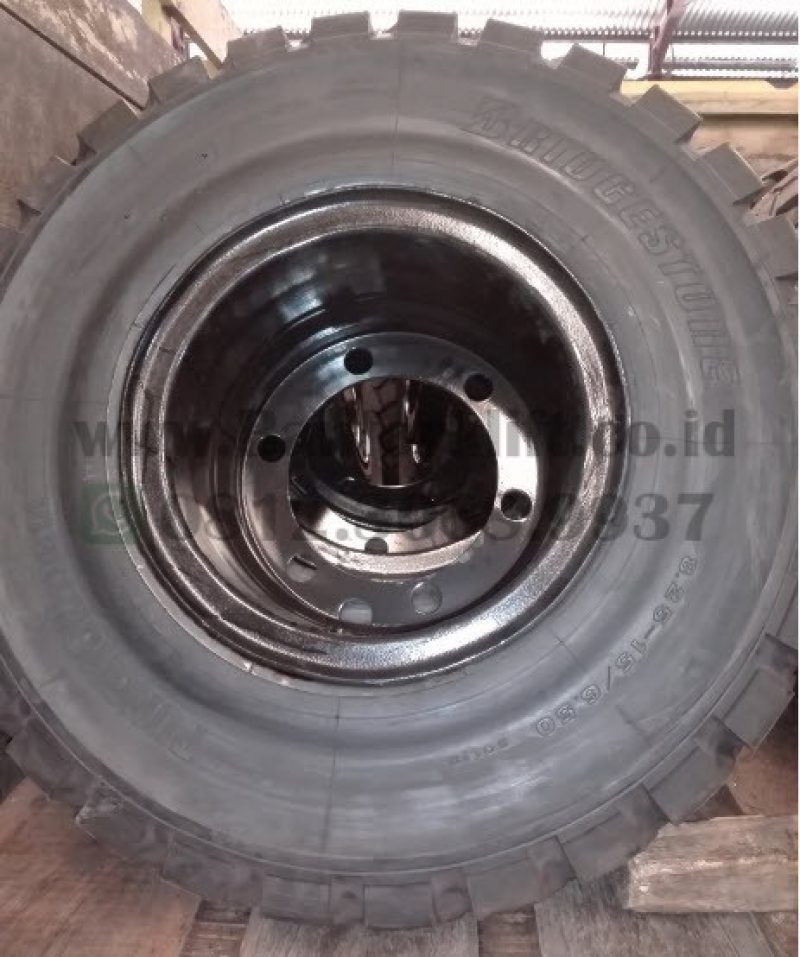 Ban Forklift Solid 8.25-15 Bridgestone